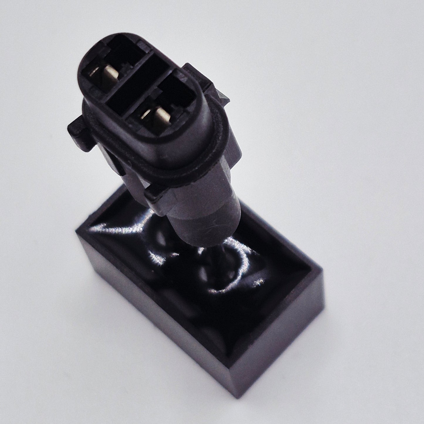 Side stand bypass plug fitted to Kawasaki Versys 650 Usa 2007-25 - Redline Superbikes / O2Eliminators.com